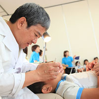 九州大学の柳田先生に歯の健康を診ていただきます